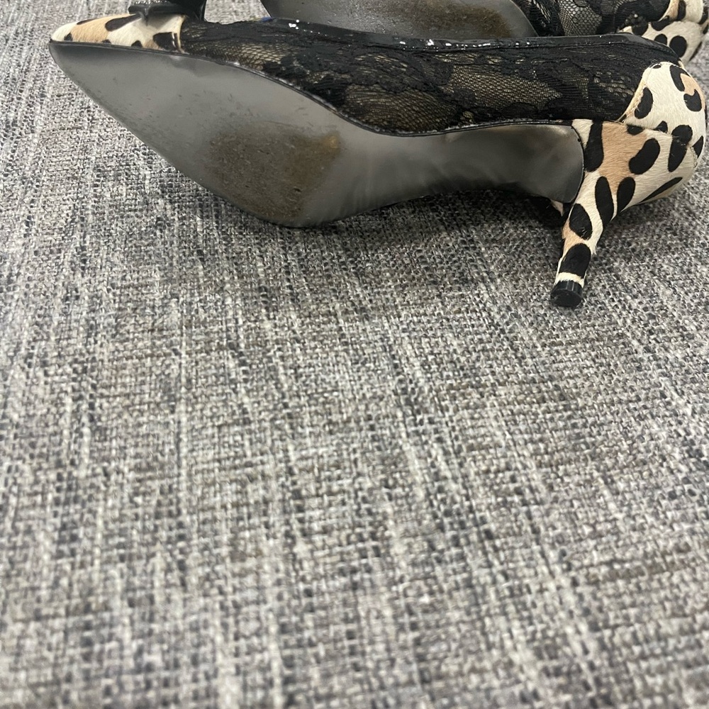 BEBE , leopard fur, lace, & patent studded bow on toes pumps!😊 - Picture 2 of 6